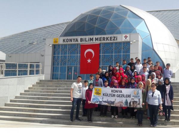 ÖĞRENCİLERİMİZLE KONYA KÜLTÜR MERKEZİNİ ZİYARET ETTİK.